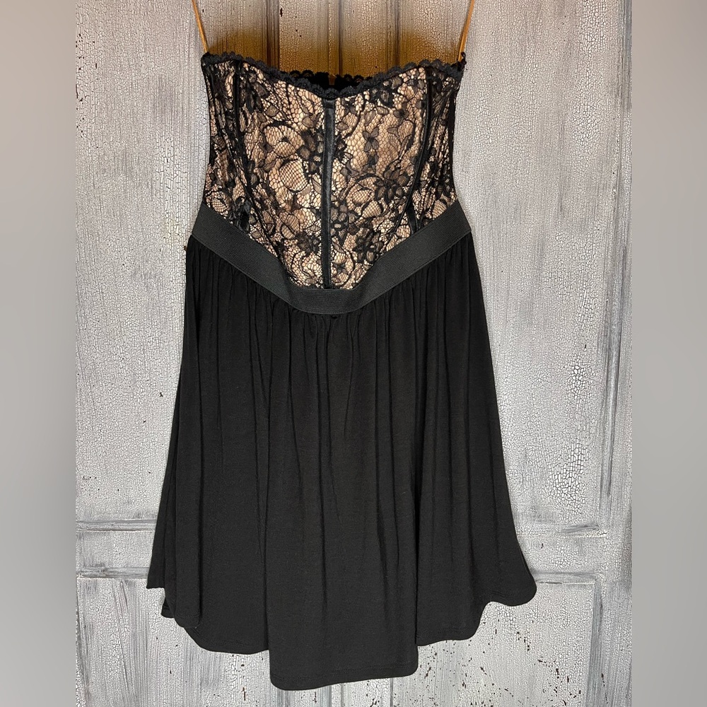 Sexy shoulder free dress from Elle size 8